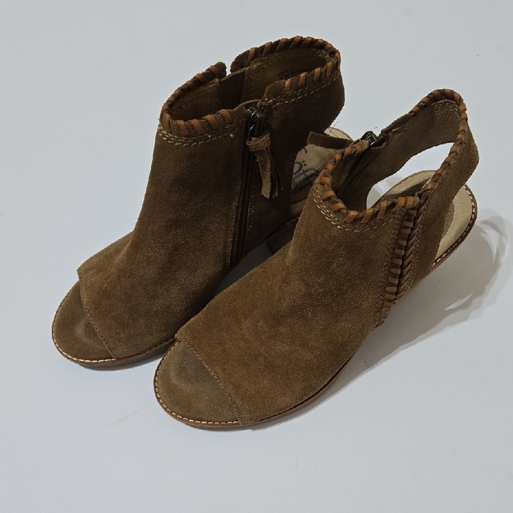 Sofft Maleigha Women's Brown Suede Peep Toe Booties